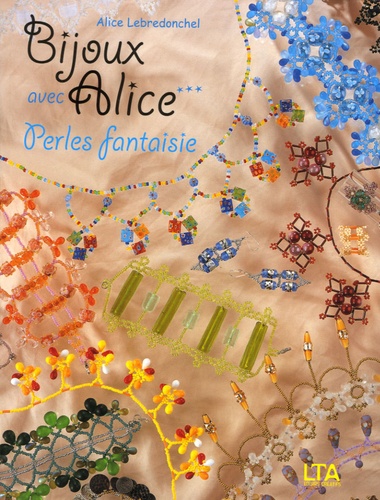 Image de l'objet « BIJOUX AVEC ALICE PERLES FANTAISIE »